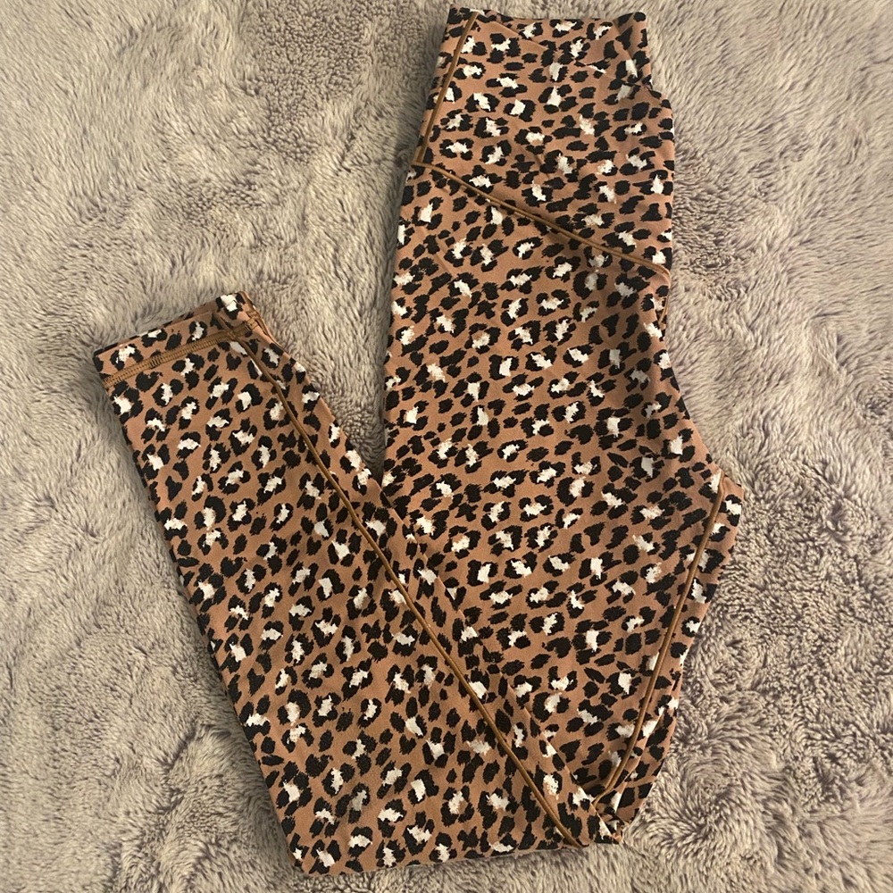Aerie Leopard CrossIver Top Leggings